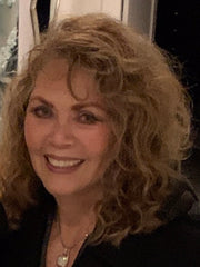 Load image into Gallery viewer, MAC School - Art Bites - The Vibrant World of Opaque Watercolours with Carol Ann Owers - Mar 30, 2025 - 1 PM - - Class - McMillan Arts Centre & MAC Box Office