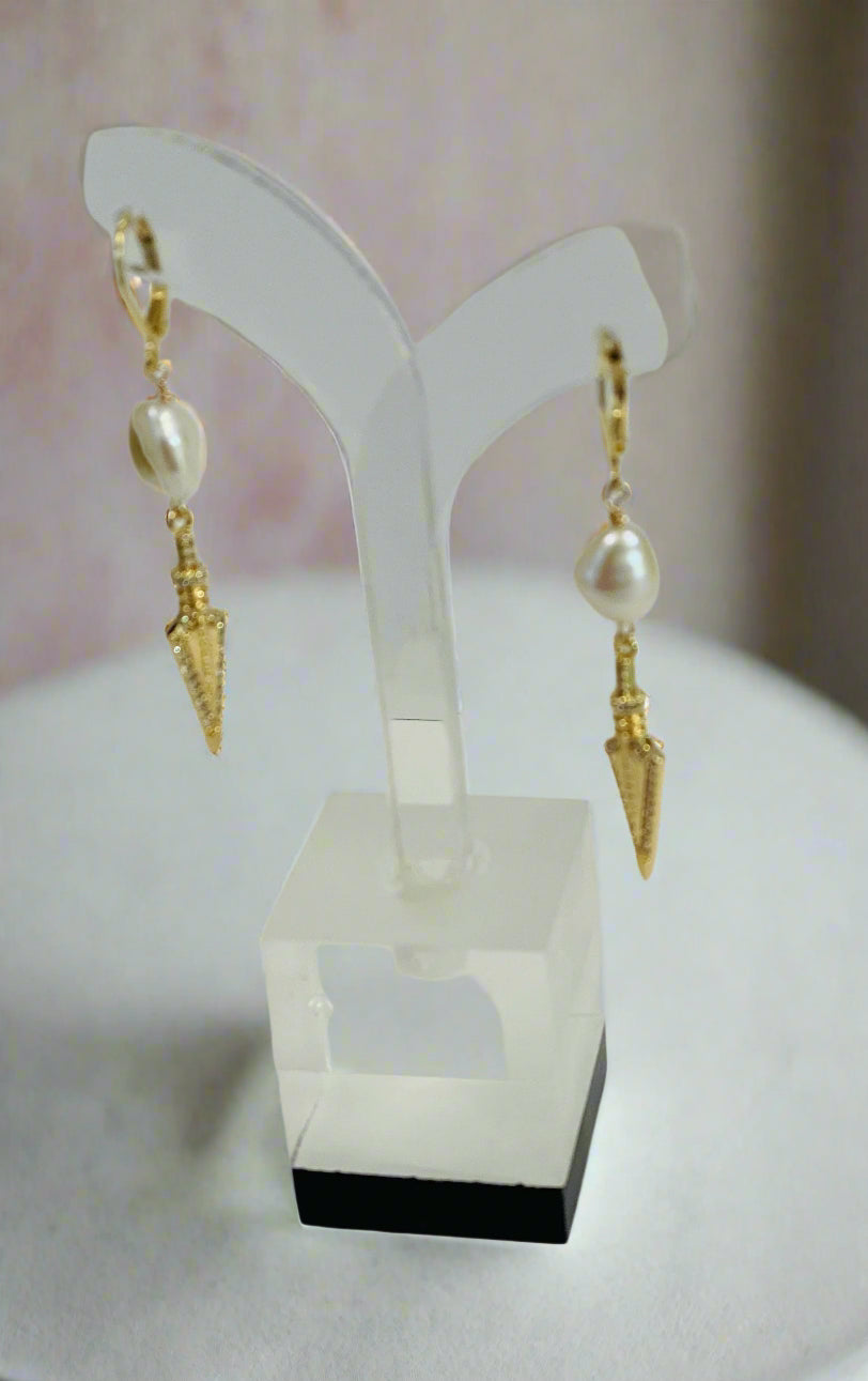 Julie Hawes - Earrings - Freshwater pearl with ornate daggers