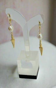 Julie Hawes - Earrings - Freshwater pearl with ornate daggers