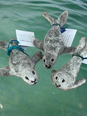 Load image into Gallery viewer, Kate Beauregard - Felted harbour seal -  - Fibre Art - McMillan Arts Centre &amp; MAC Box Office
