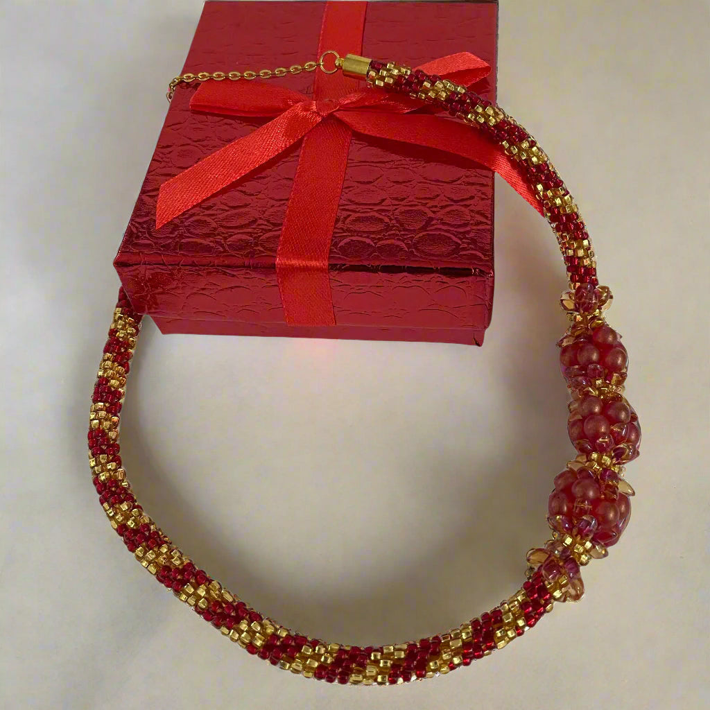 Diana Lockwood - Necklace - Kimihimo - red & gold - 10