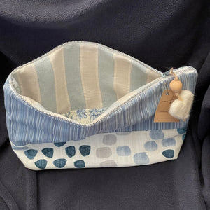 Jane Osborne - Textile - Carry all bag - Blue stripe with blue & grey circles - Jane Osborne - McMillan Arts Centre - MAC Box Office - Vancouver Island Art Gallery
