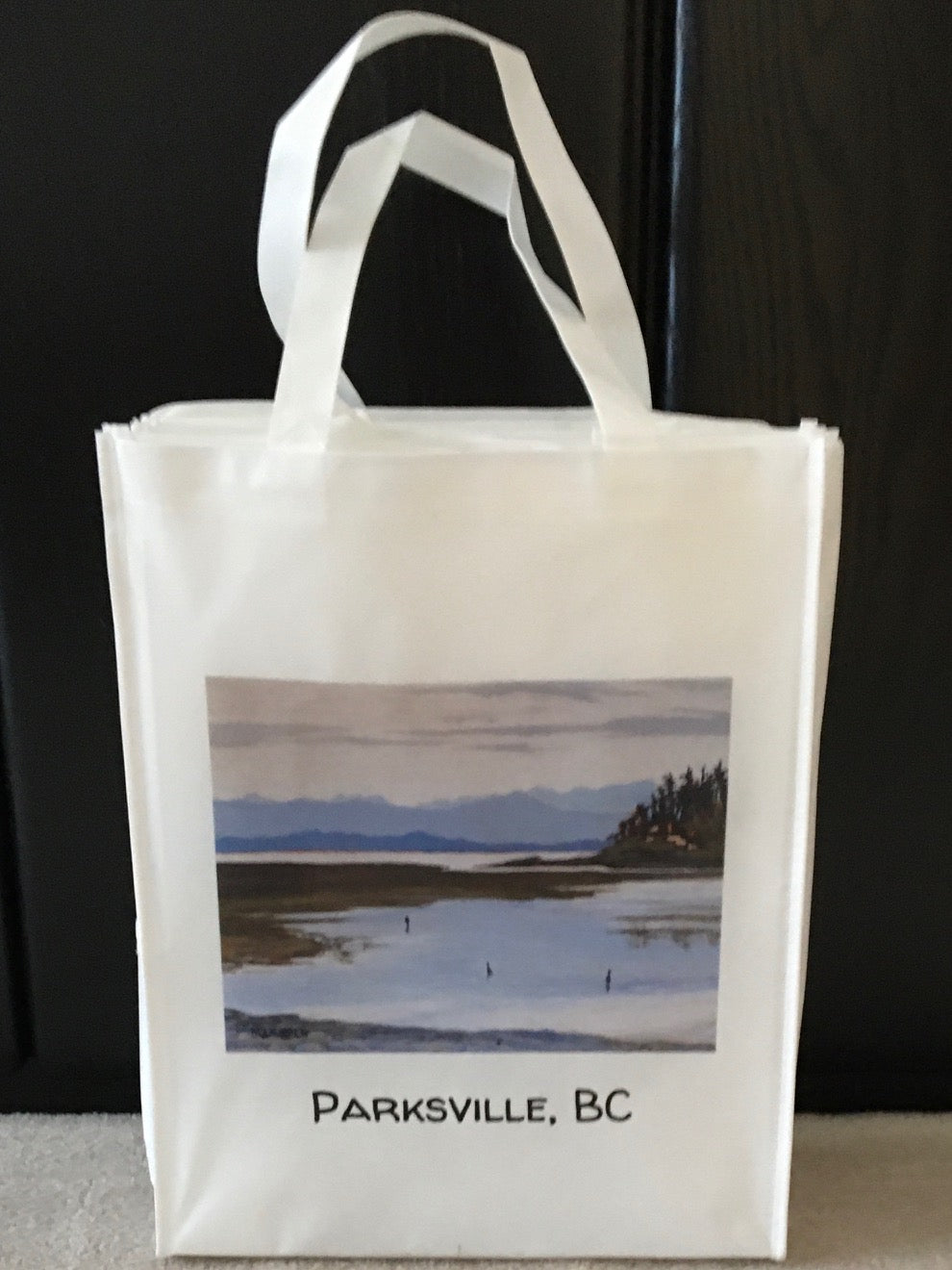 Merrilyn Laursen -Tote Bag with image of Parksville Beach by Merrilyn Laursen - McMillan Arts Centre - Vancouver Island Art Gallery