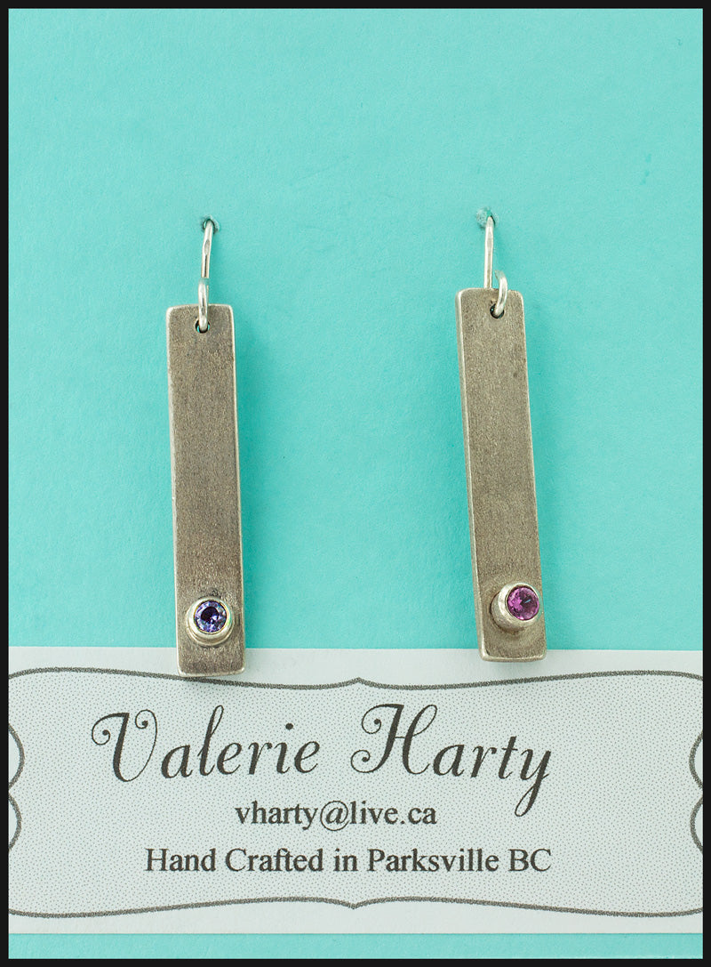 Valerie Harty - Earringss- Sterling Silver rectangle with coloured gemstone by Valerie Harty - McMillan Arts Centre - Vancouver Island Art Gallery