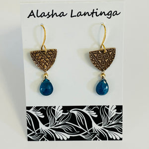 Alasha Lantinga - Earrings - "Isis" with teal Apatite